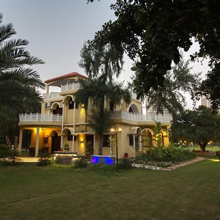 Sunahari Bagh - Pool Farm Retreat @ グルガウン エクステリア 写真