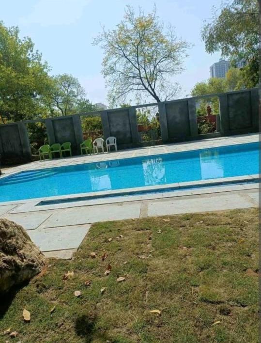 Sunahari Bagh - Pool Farm Retreat @ グルガウン エクステリア 写真