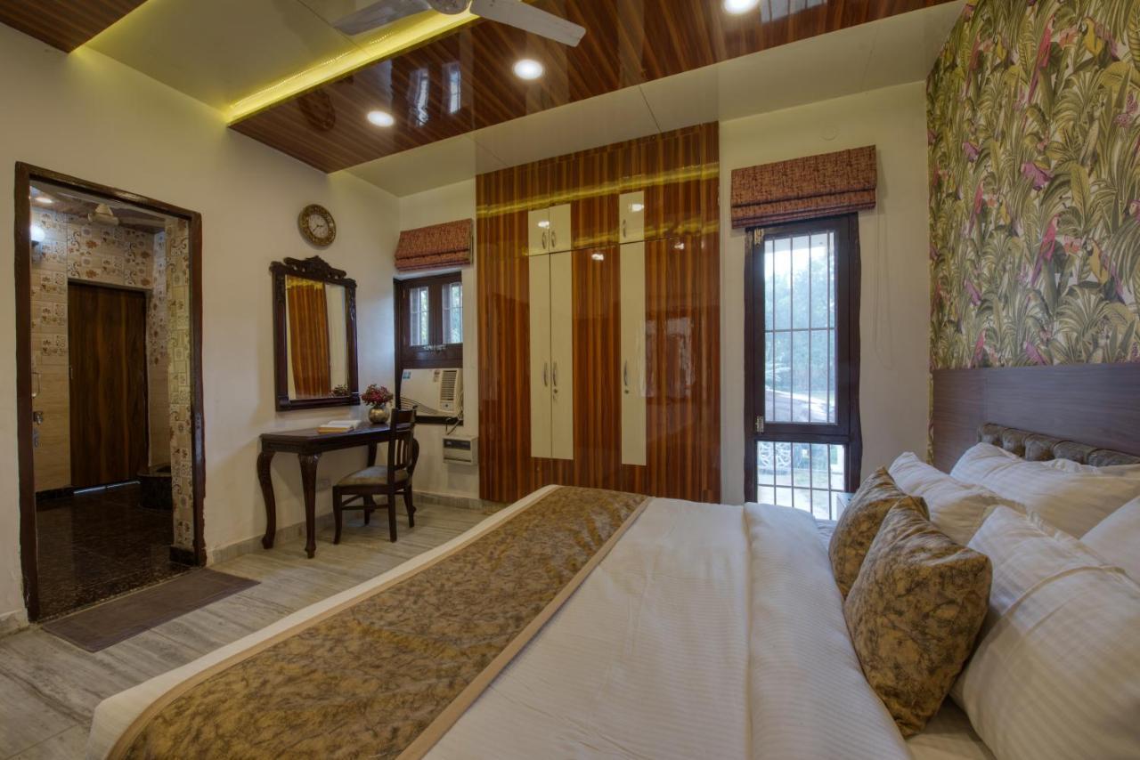 Sunahari Bagh - Pool Farm Retreat @ グルガウン エクステリア 写真